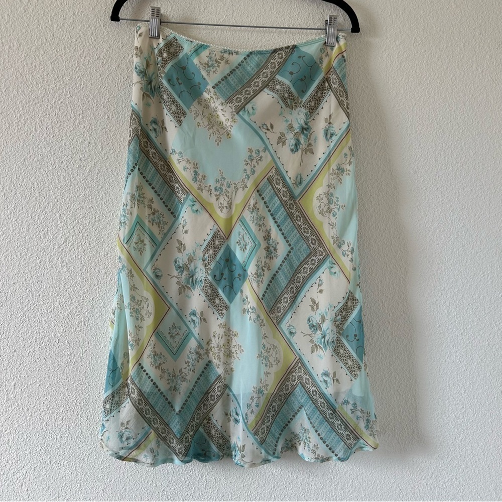 Dressbarn VTG Women’s Midi Skirt Large Floral Patch Design Artsy Fairy Koket